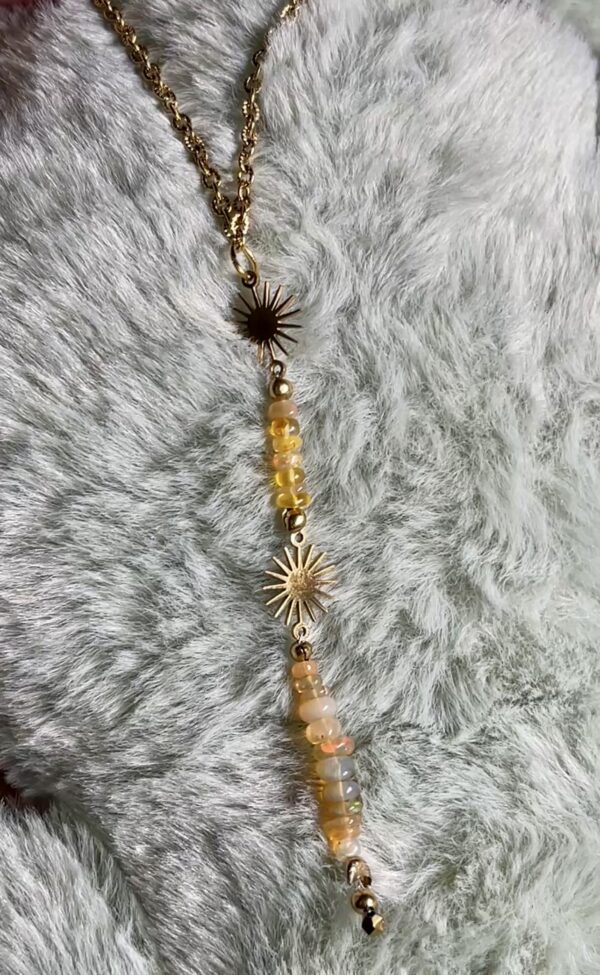 Collier en acier inoxydable doré et pendentif en Opale Welo