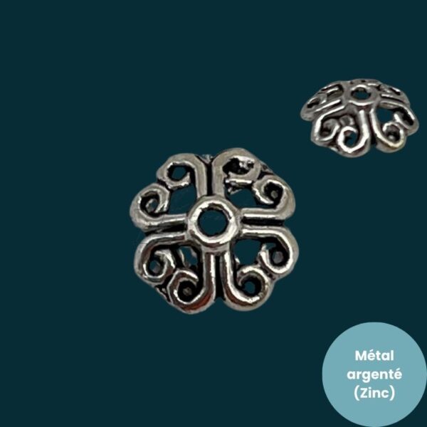 entre perle coeur 8,5mm avec motifs ajourés en spirale, idéale pour la création de bijoux.