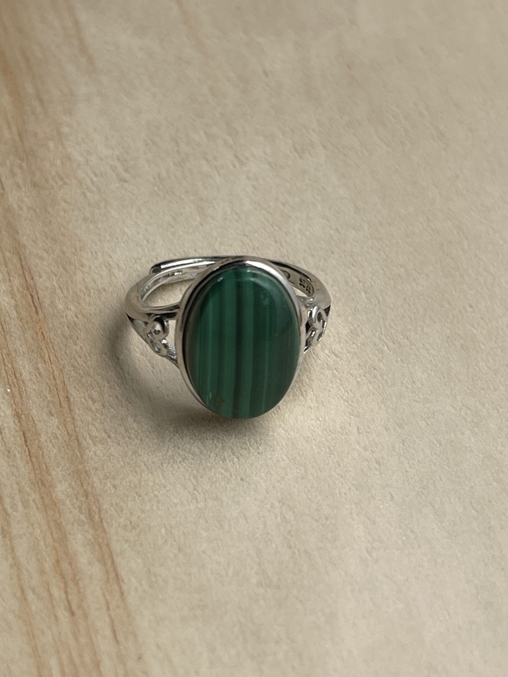 Bague réglable en malachite naturelle ovale en cuivre plaqué argent